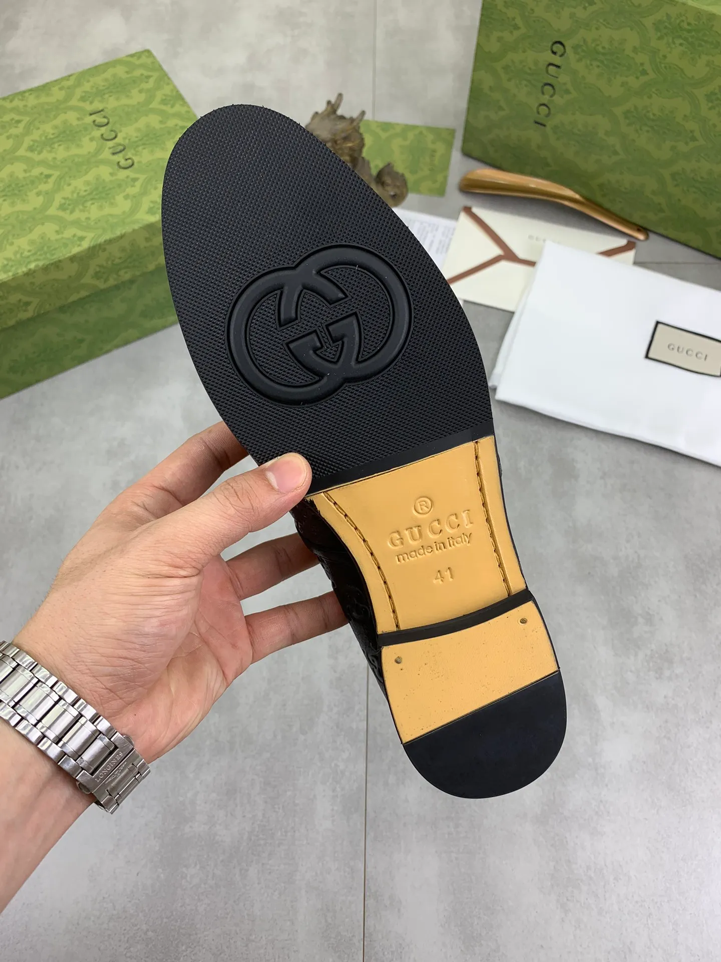 Men's Men's Shoes 💰P500💰【New Style】Water-dyed Niuli Gucci's most popular selection of lazy slip-on leather shoes (Gucci) official website latest Gucci lazy leather shoes, hot style 💥 simple and elegant style, exclusive for trendy men. Unique official website latest brand original double G embossing Elements 👑 Original Gucci decoration, fashionable and elegant, fabric original calfskin ✅ fully imported first-layer cowhide lining, official website designated wear-resistant, rubber business outsole, classic model taken at the counter in real life 🎬38-44 Various colors available